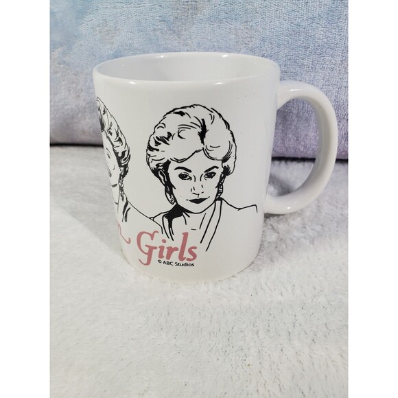 GOLDEN GIRLS COFFEE CUP MUG Loot Crate Limited Edition Betty White Vintage 8oz - Picture 2 of 5